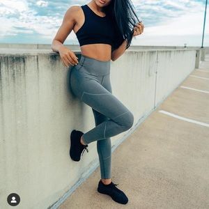 Alphalete Revival Leggings in Gray